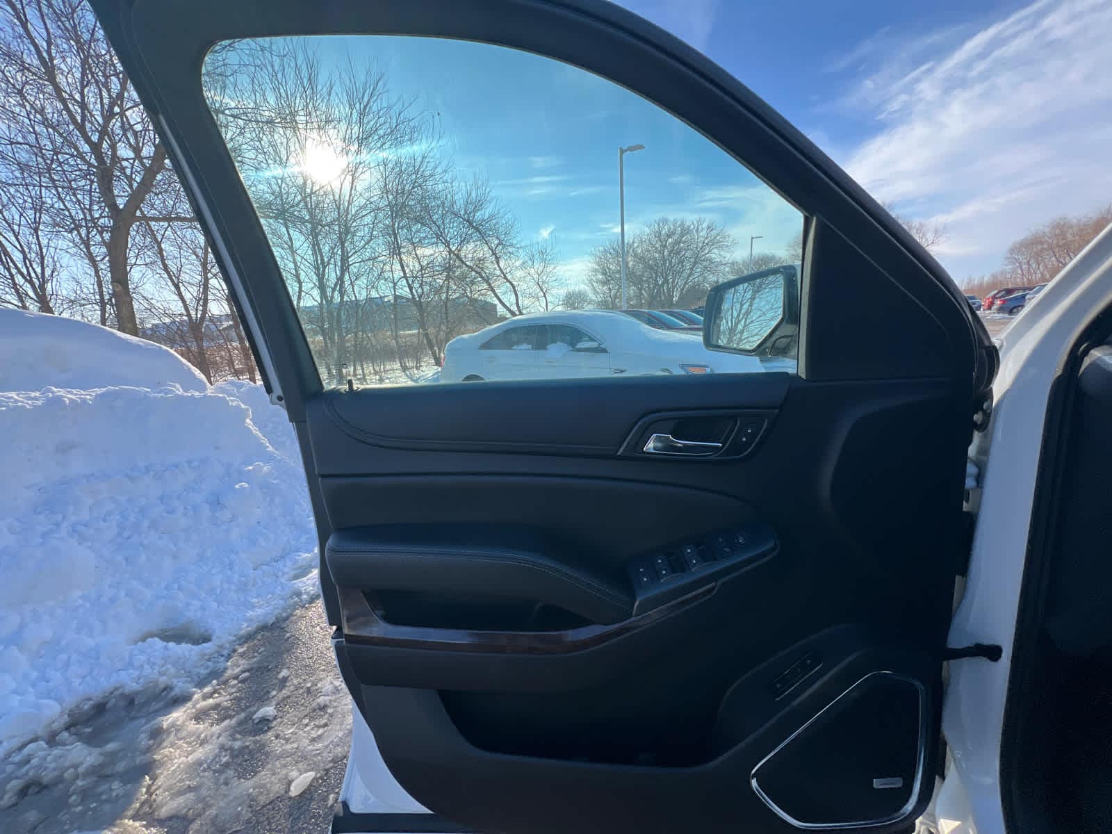 Thumbnail: 2016 Chevrolet Suburban - 17