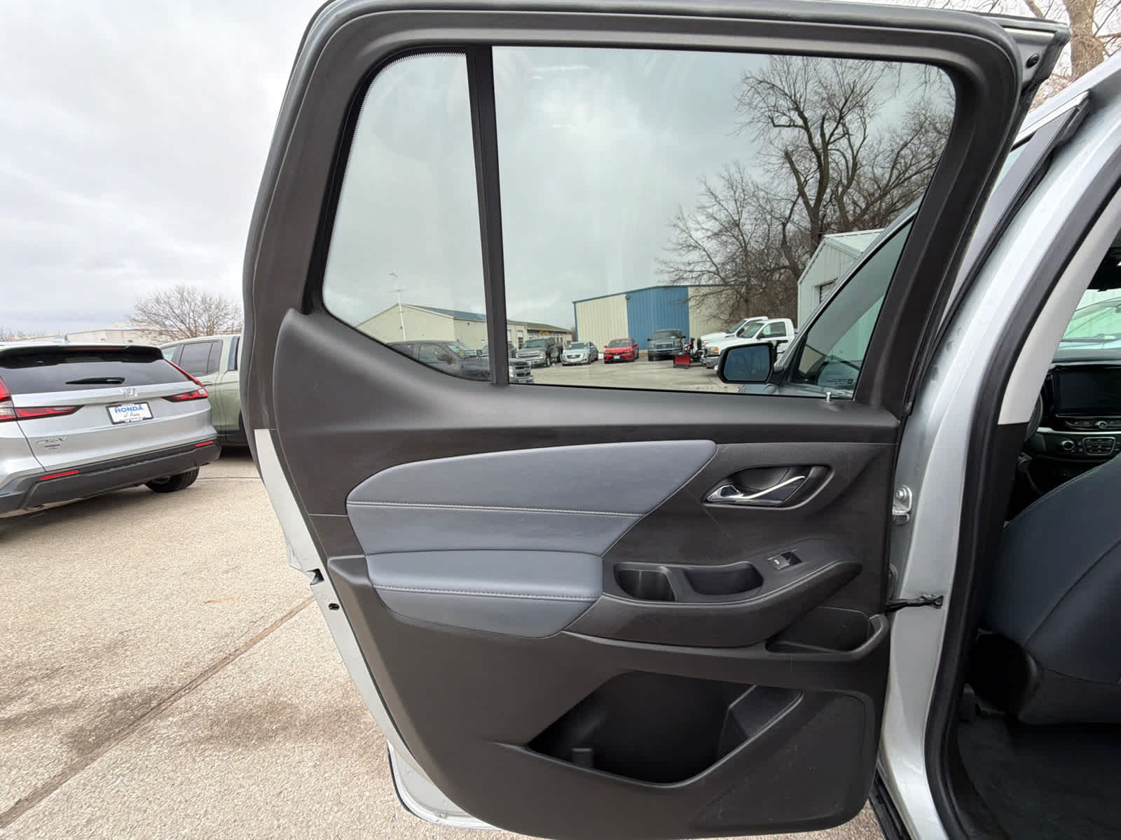 Thumbnail: 2021 Chevrolet Traverse - 17