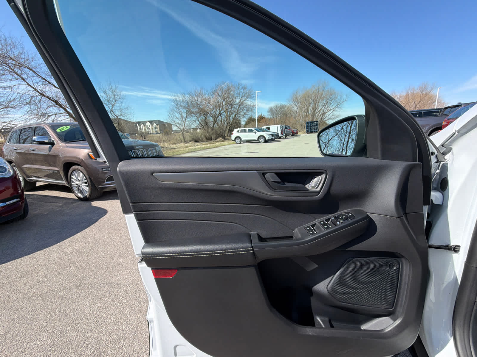 Thumbnail: 2023 Ford Escape - 17