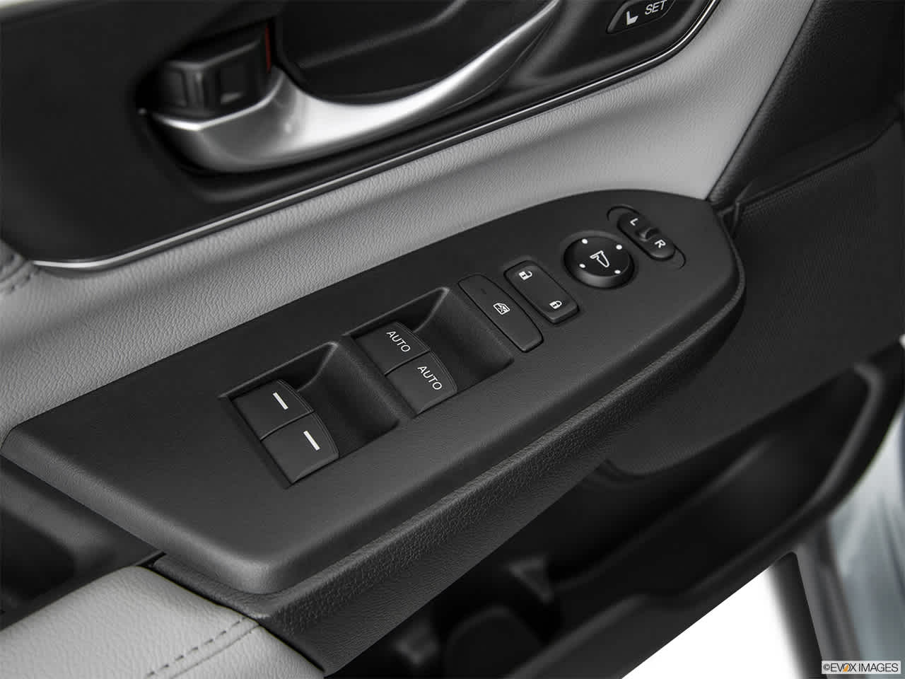 Thumbnail: 2017 Honda CR-V - 24