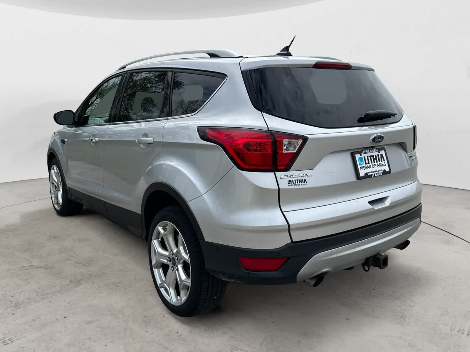 2019 Ford Escape Titanium photo 2