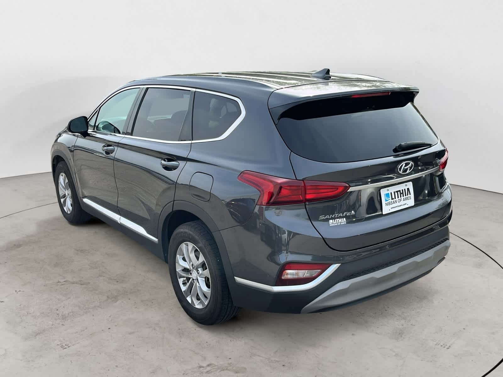 2020 Hyundai Santa Fe SEL photo 2