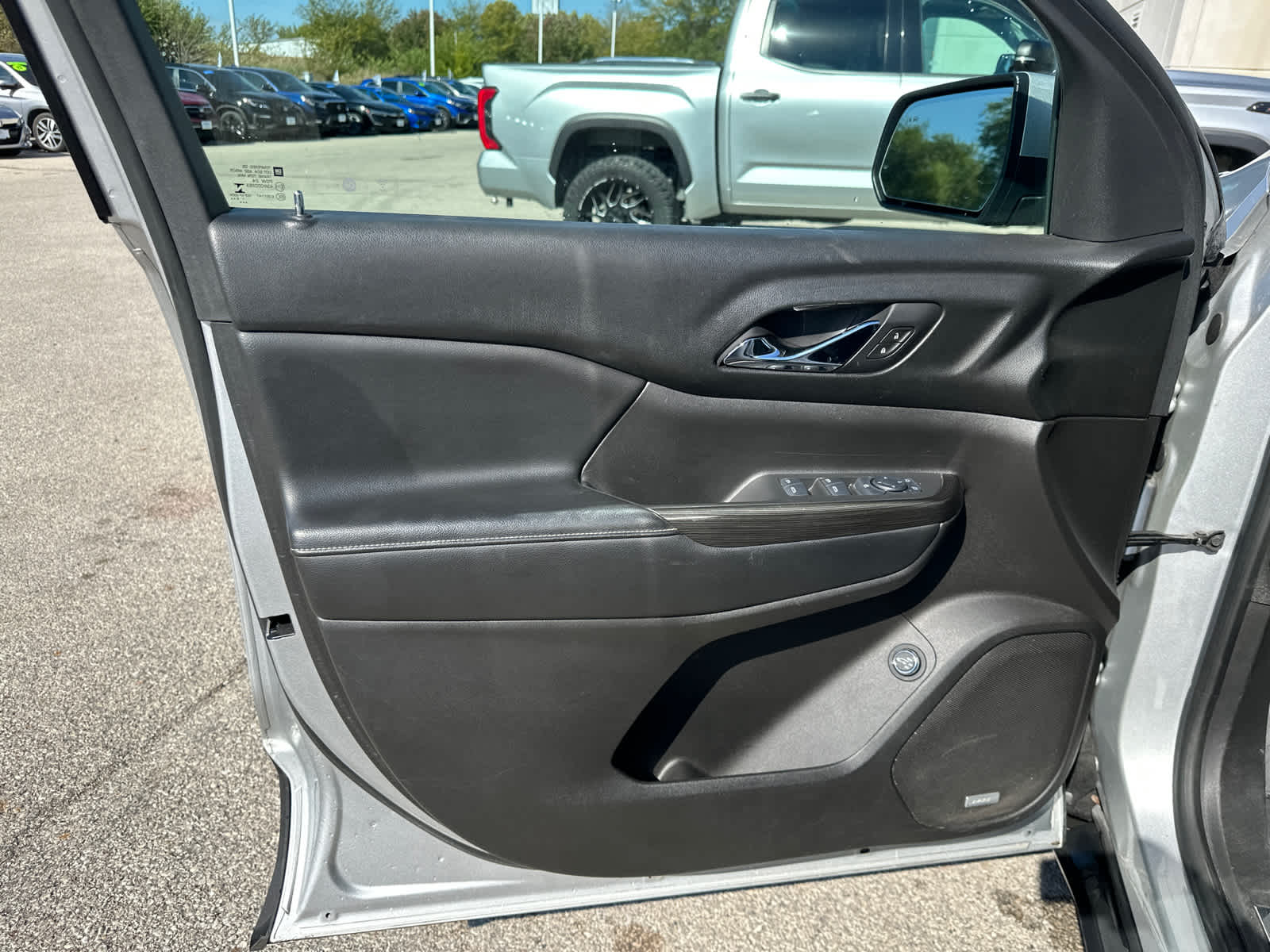 Thumbnail: 2017 GMC Acadia - 21