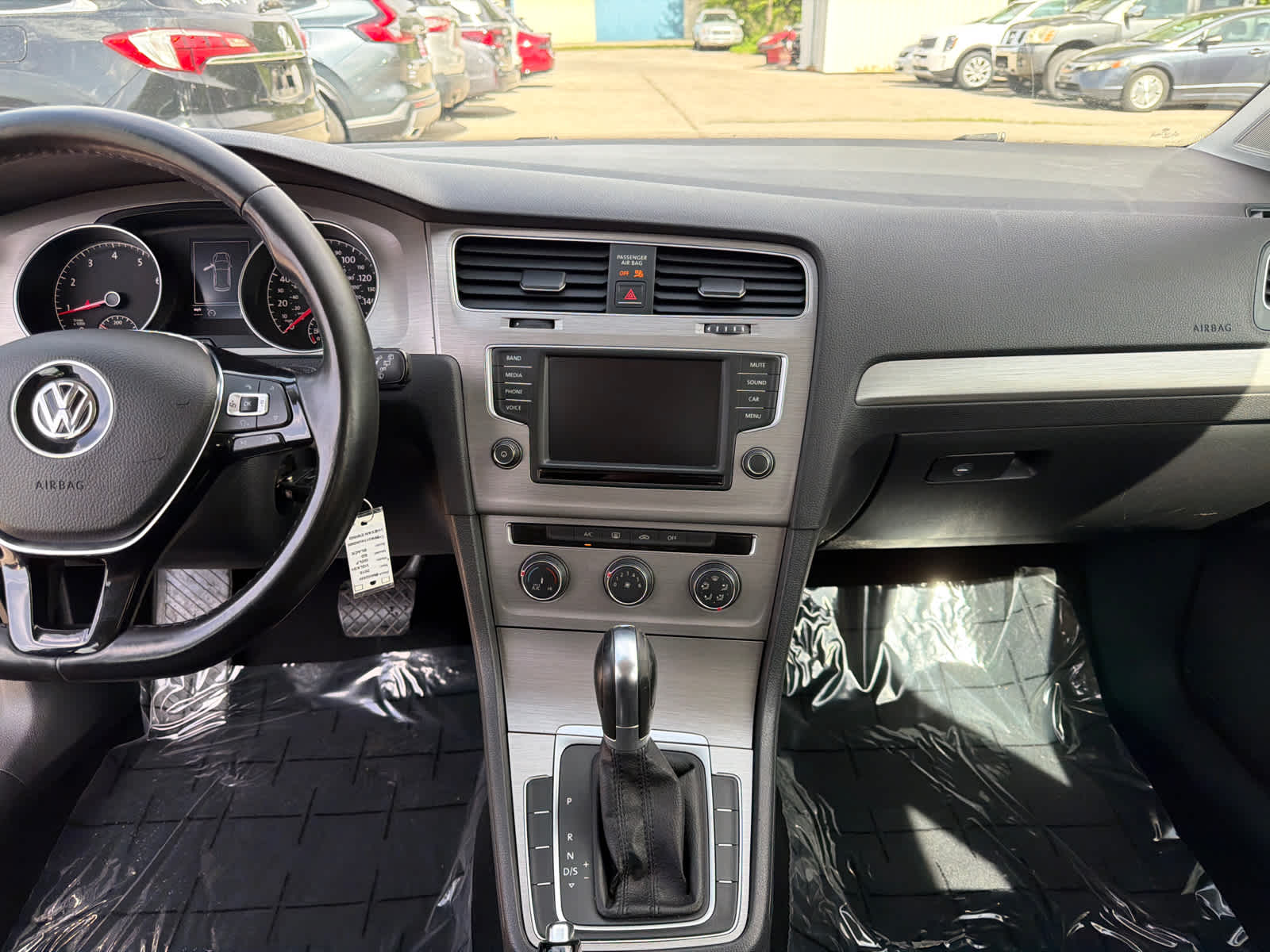 Thumbnail: 2016 Volkswagen Golf - 21