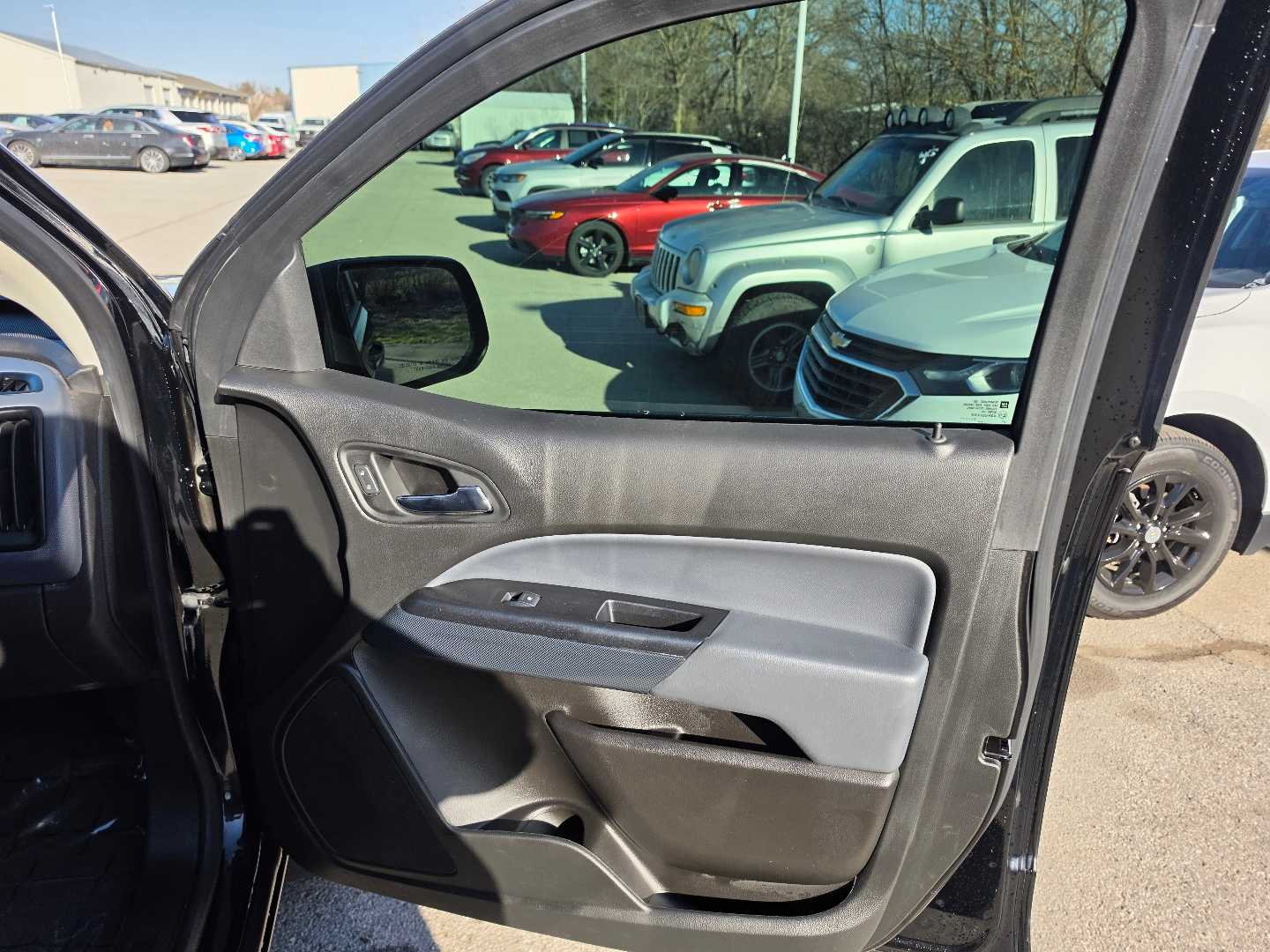 Thumbnail: 2021 Chevrolet Colorado - 13