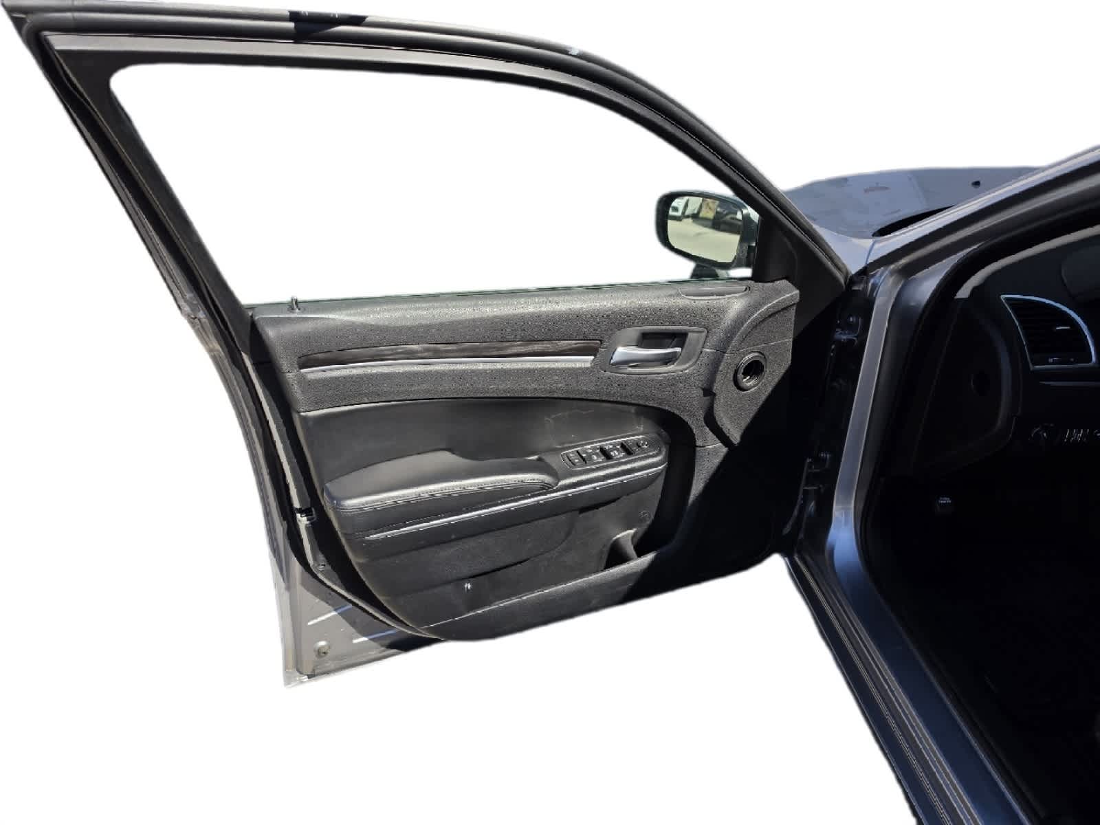 Thumbnail: 2015 Chrysler 300 - 5