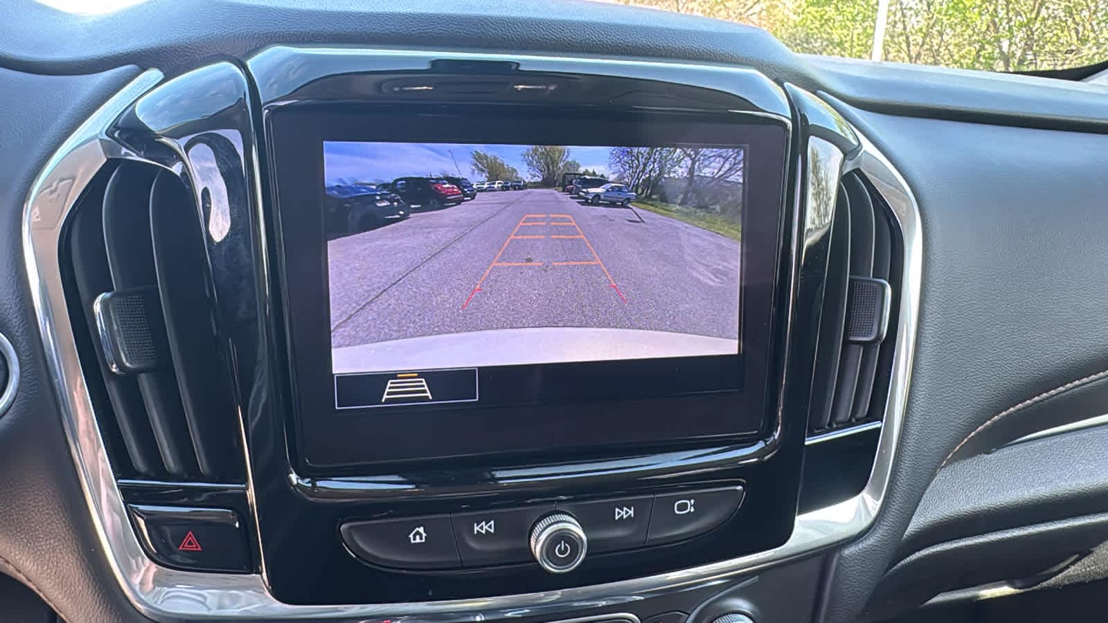 Thumbnail: 2020 Chevrolet Traverse - 26