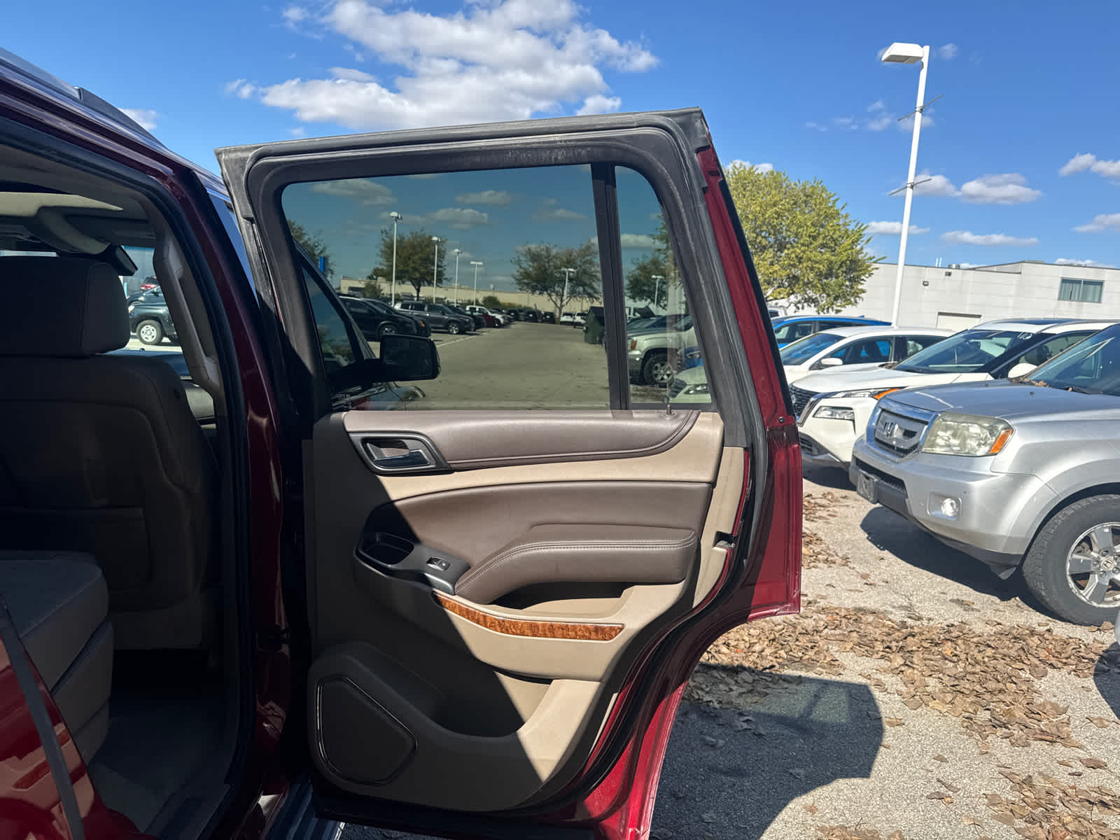 Thumbnail: 2016 Chevrolet Tahoe - 9