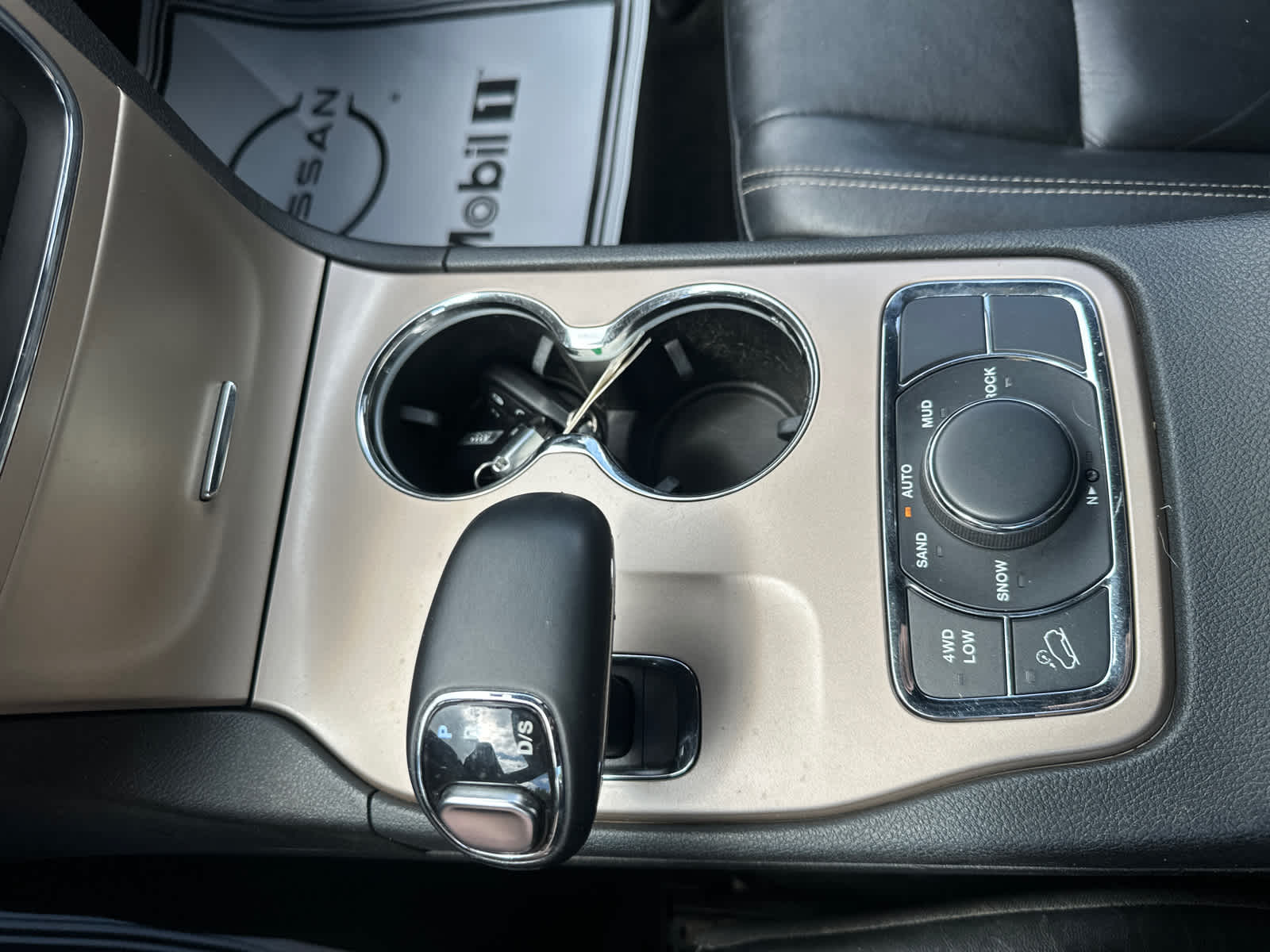 Thumbnail: 2014 Jeep Grand Cherokee - 24
