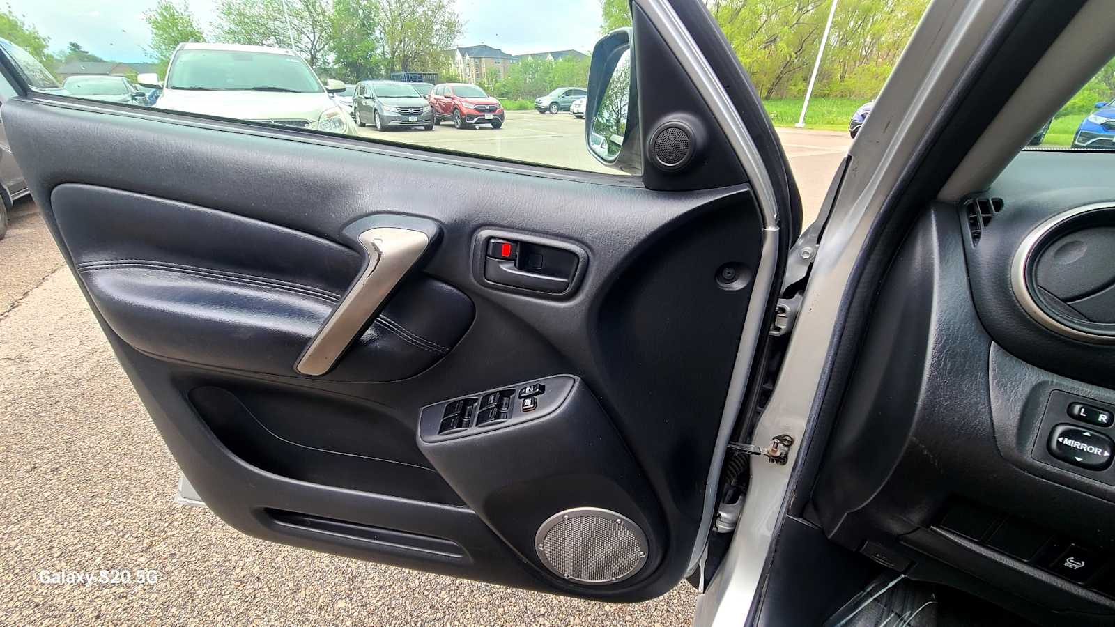 Thumbnail: 2005 Toyota RAV4 - 22