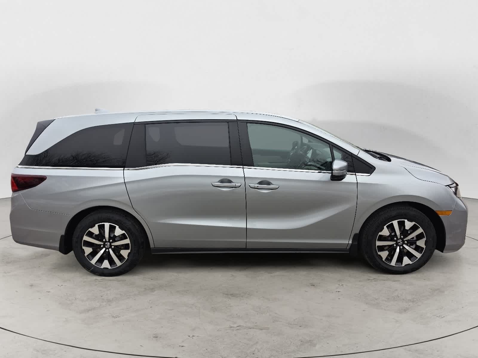 Thumbnail: 2026 Honda Odyssey - 4
