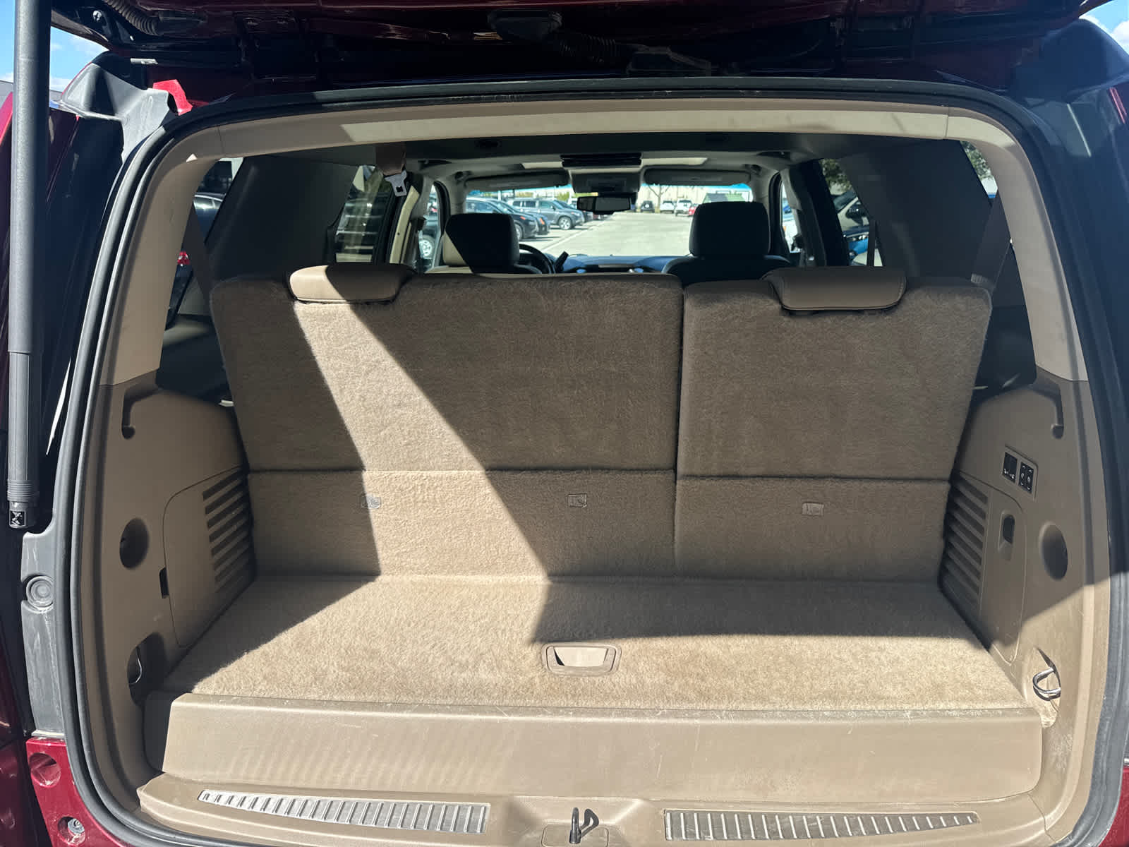 Thumbnail: 2016 Chevrolet Tahoe - 12