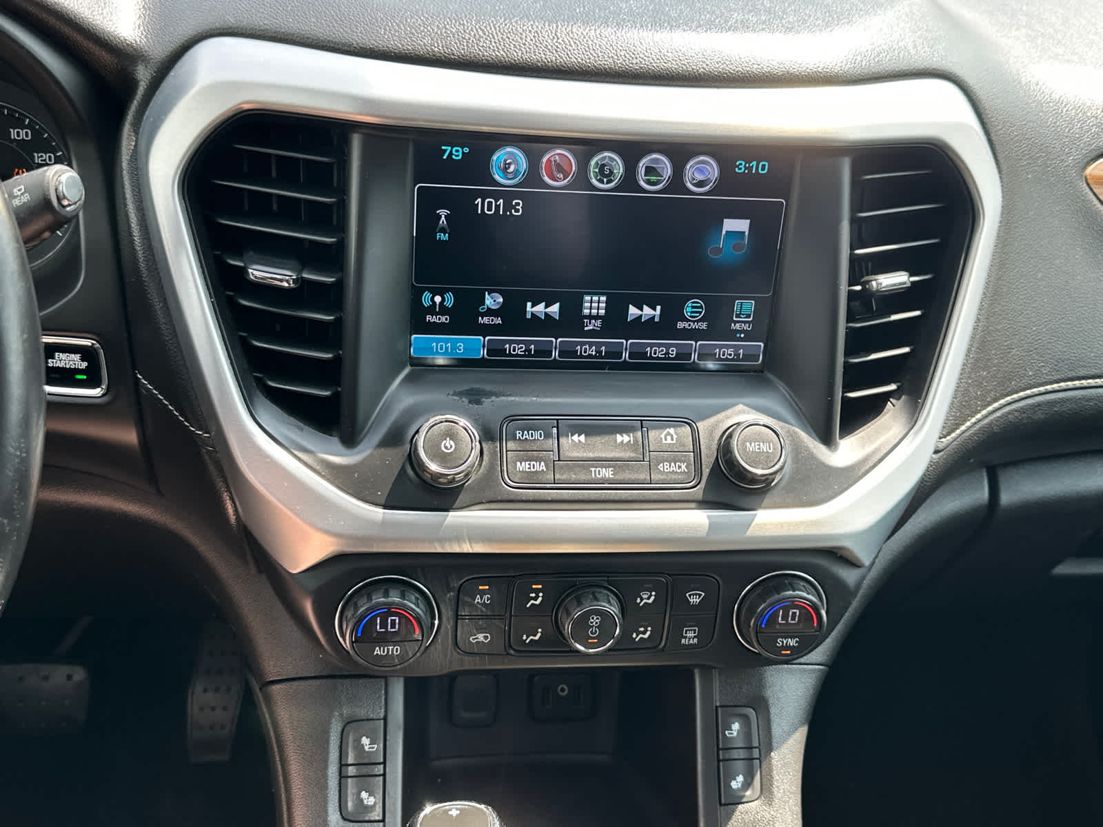 2018 GMC Acadia SLE 27