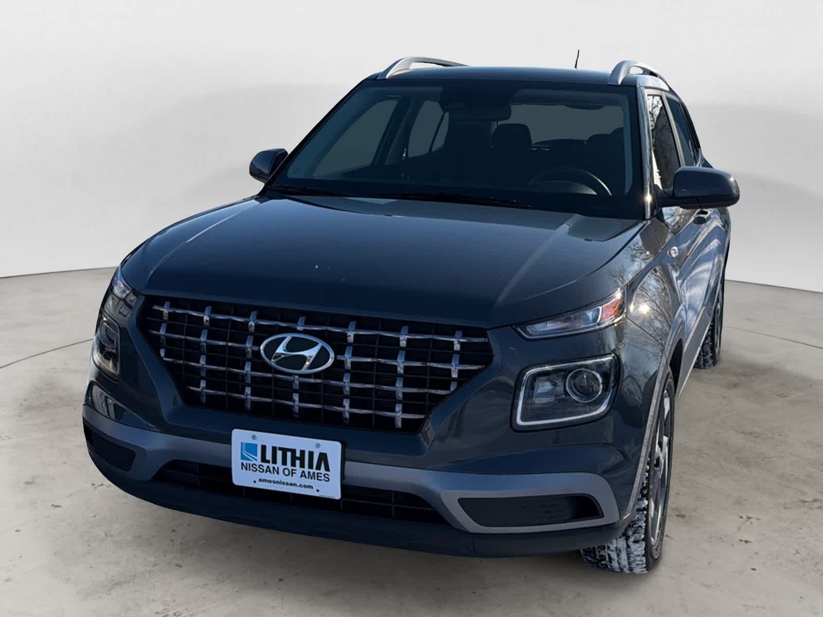 2025 Hyundai Venue SEL IVT's photo