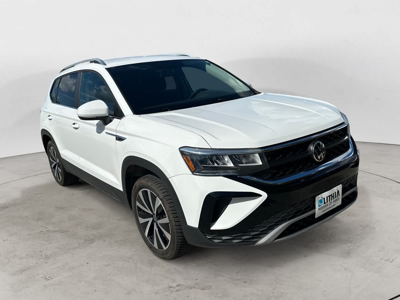 Thumbnail: 2022 Volkswagen Taos - 4