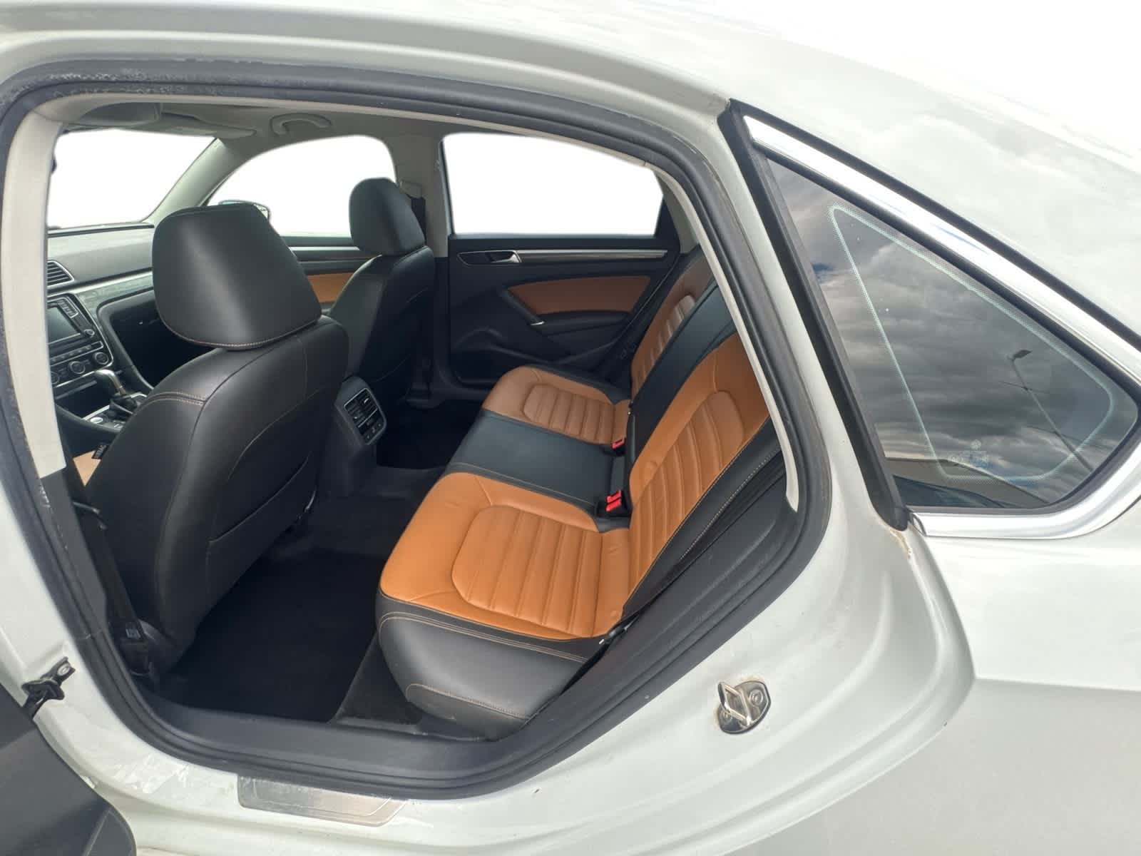 Thumbnail: 2018 Volkswagen Passat - 12