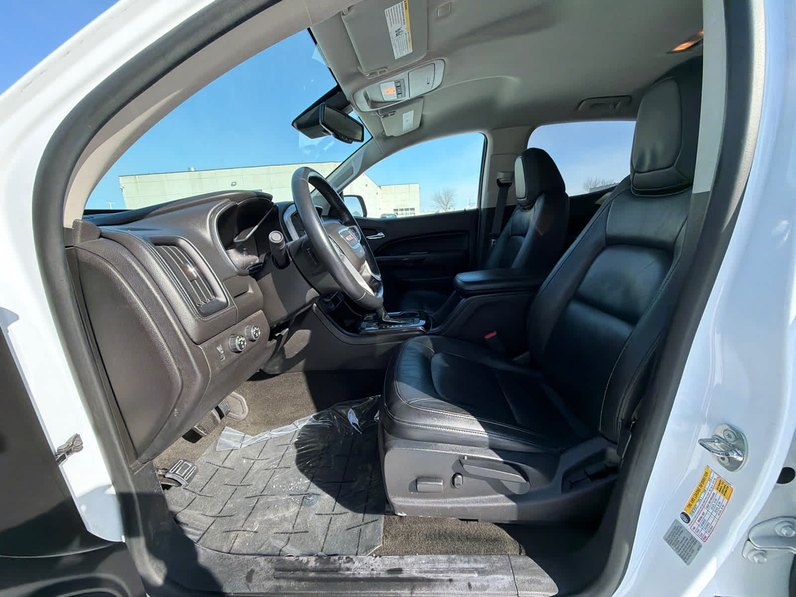 Thumbnail: 2016 GMC Canyon - 16