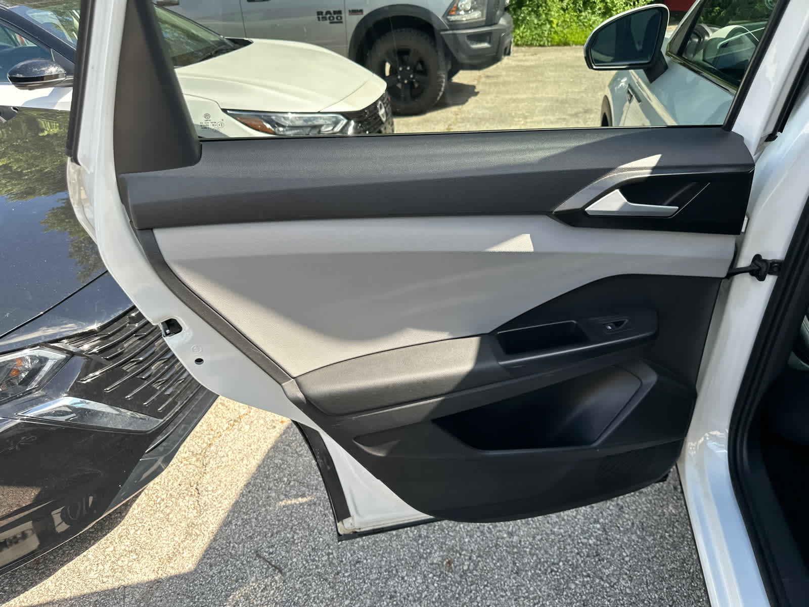 Thumbnail: 2022 Volkswagen Taos - 12