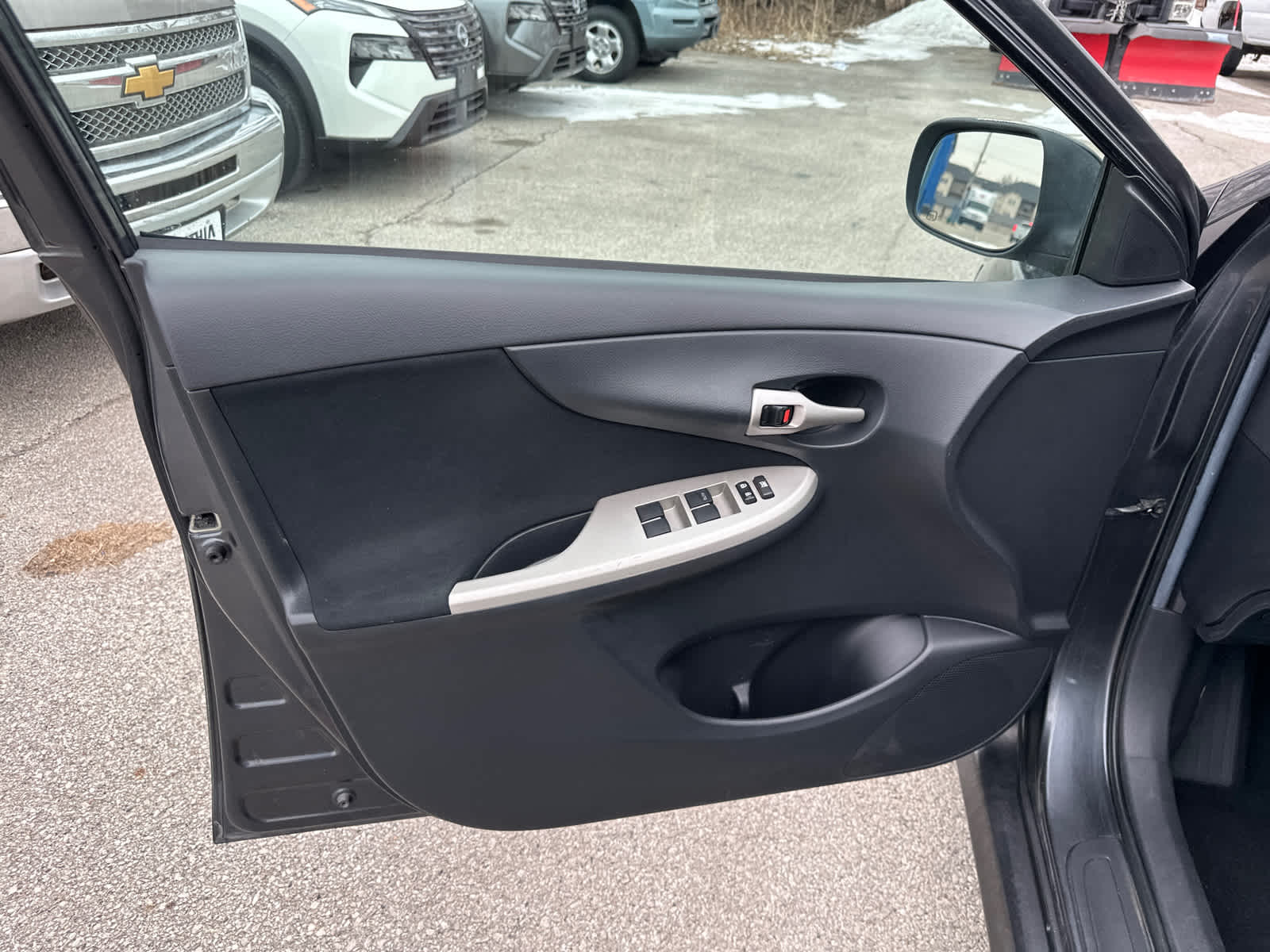 Thumbnail: 2011 Toyota Corolla - 11