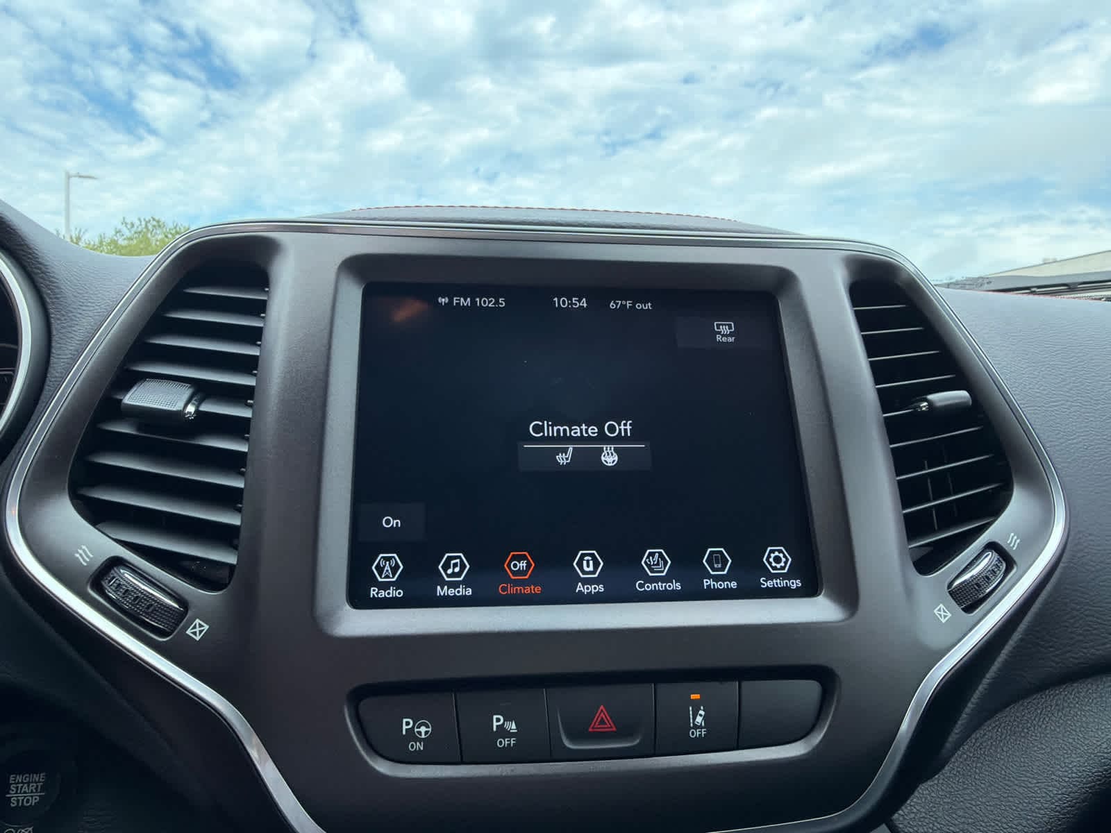 Thumbnail: 2021 Jeep Cherokee - 24