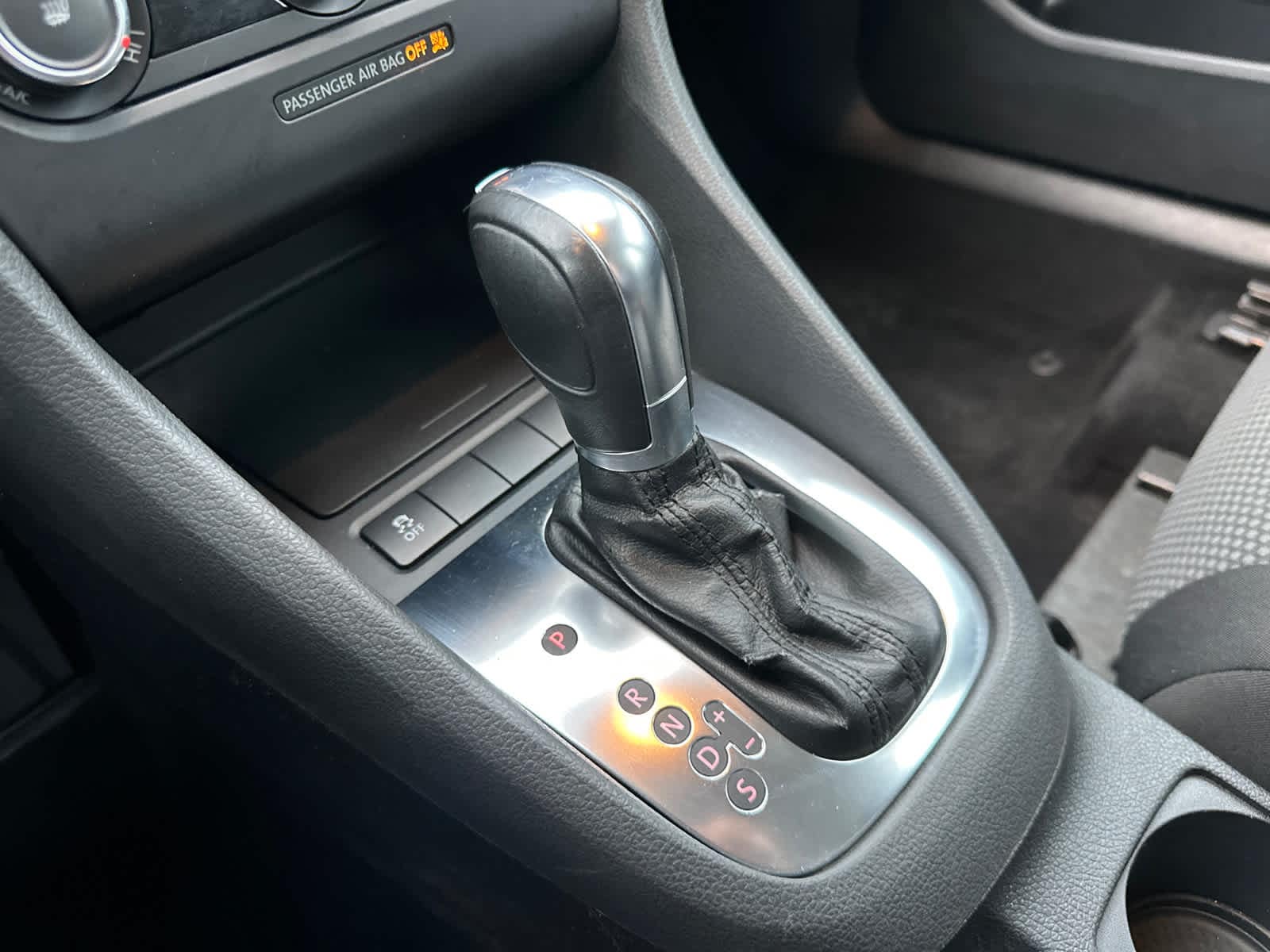 Thumbnail: 2013 Volkswagen Jetta - 24