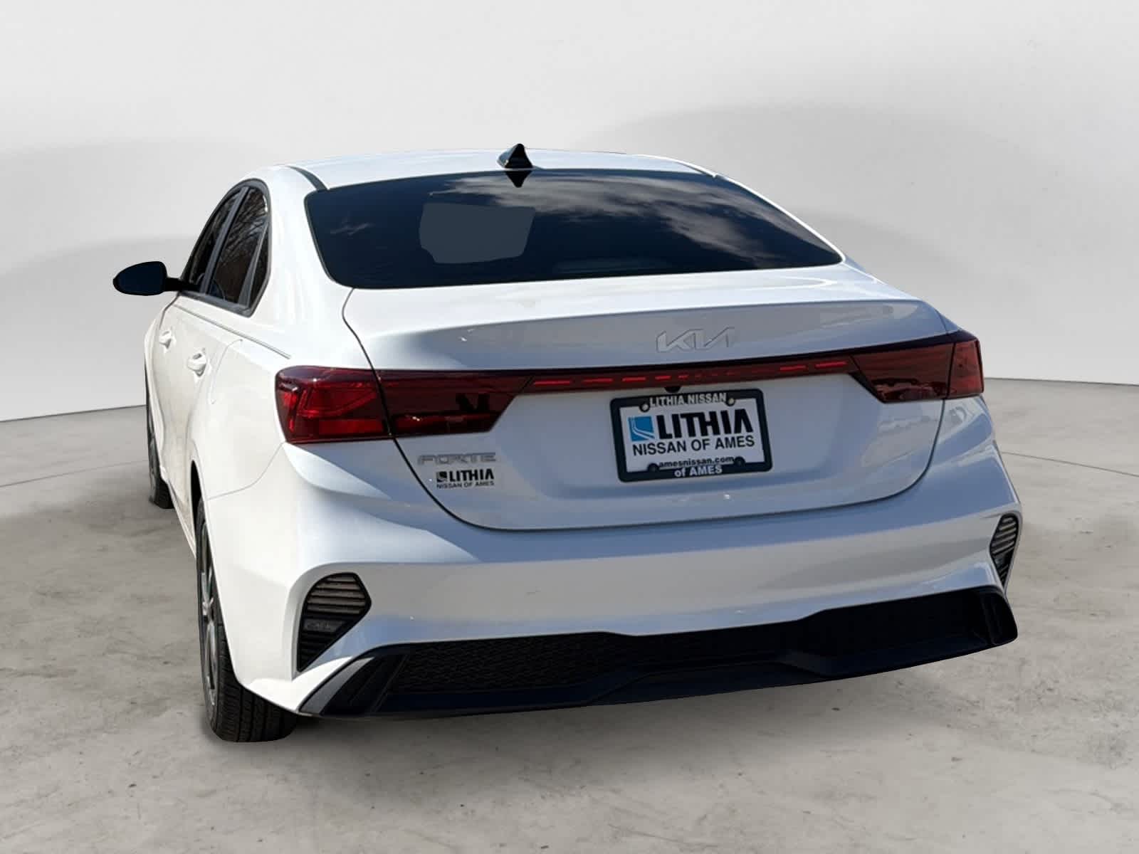 Thumbnail: 2022 Kia Forte - 3