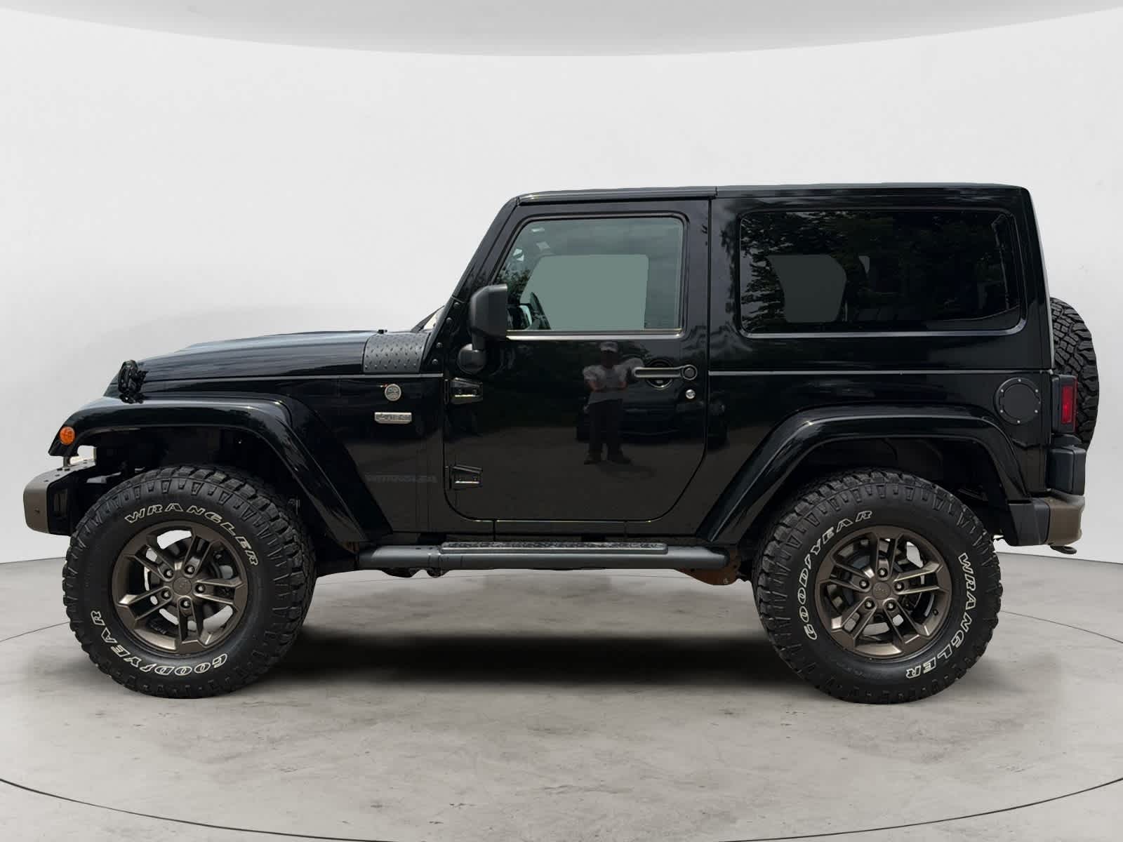 Thumbnail: 2016 Jeep Wrangler - 2