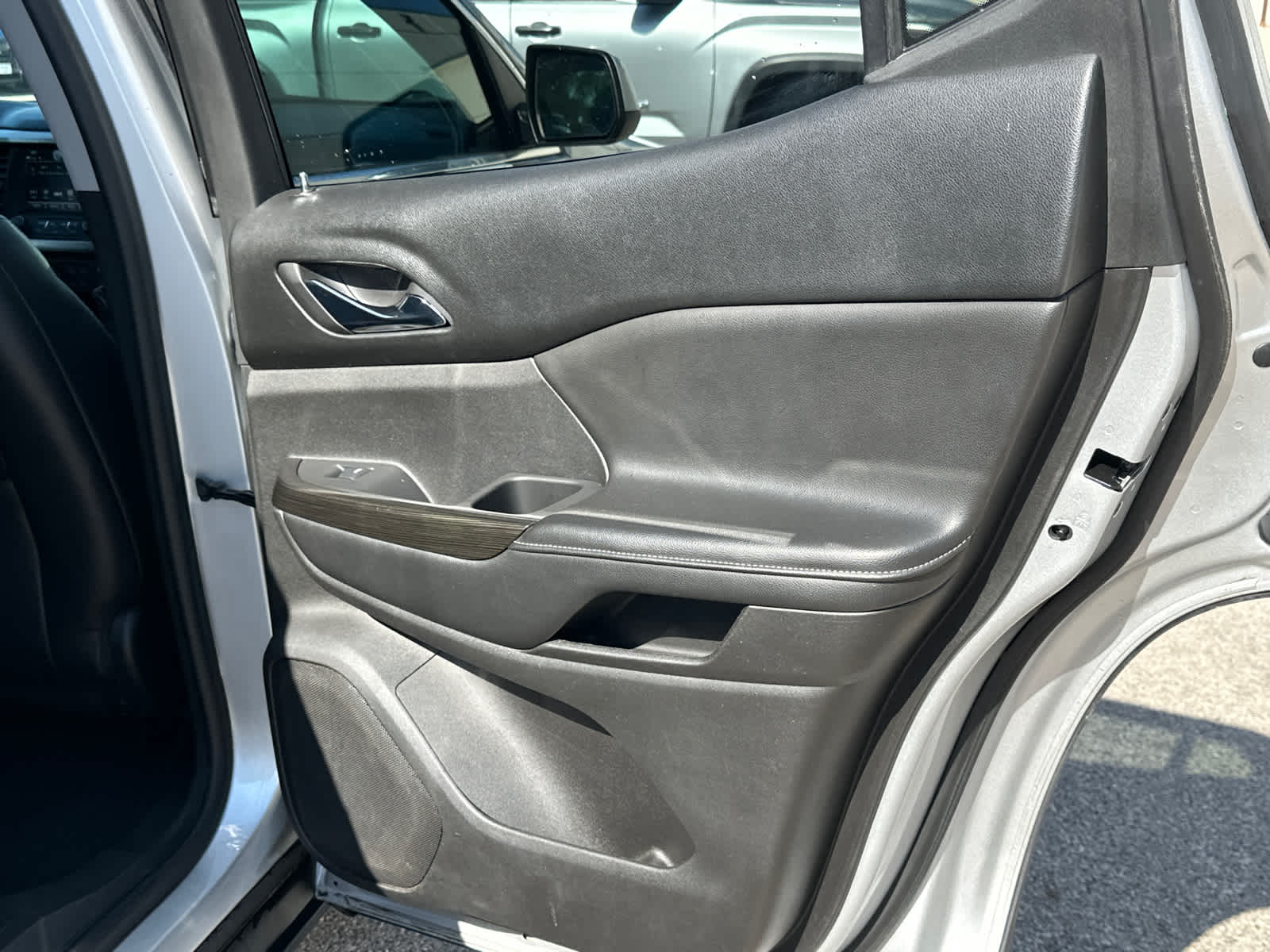 Thumbnail: 2017 GMC Acadia - 9