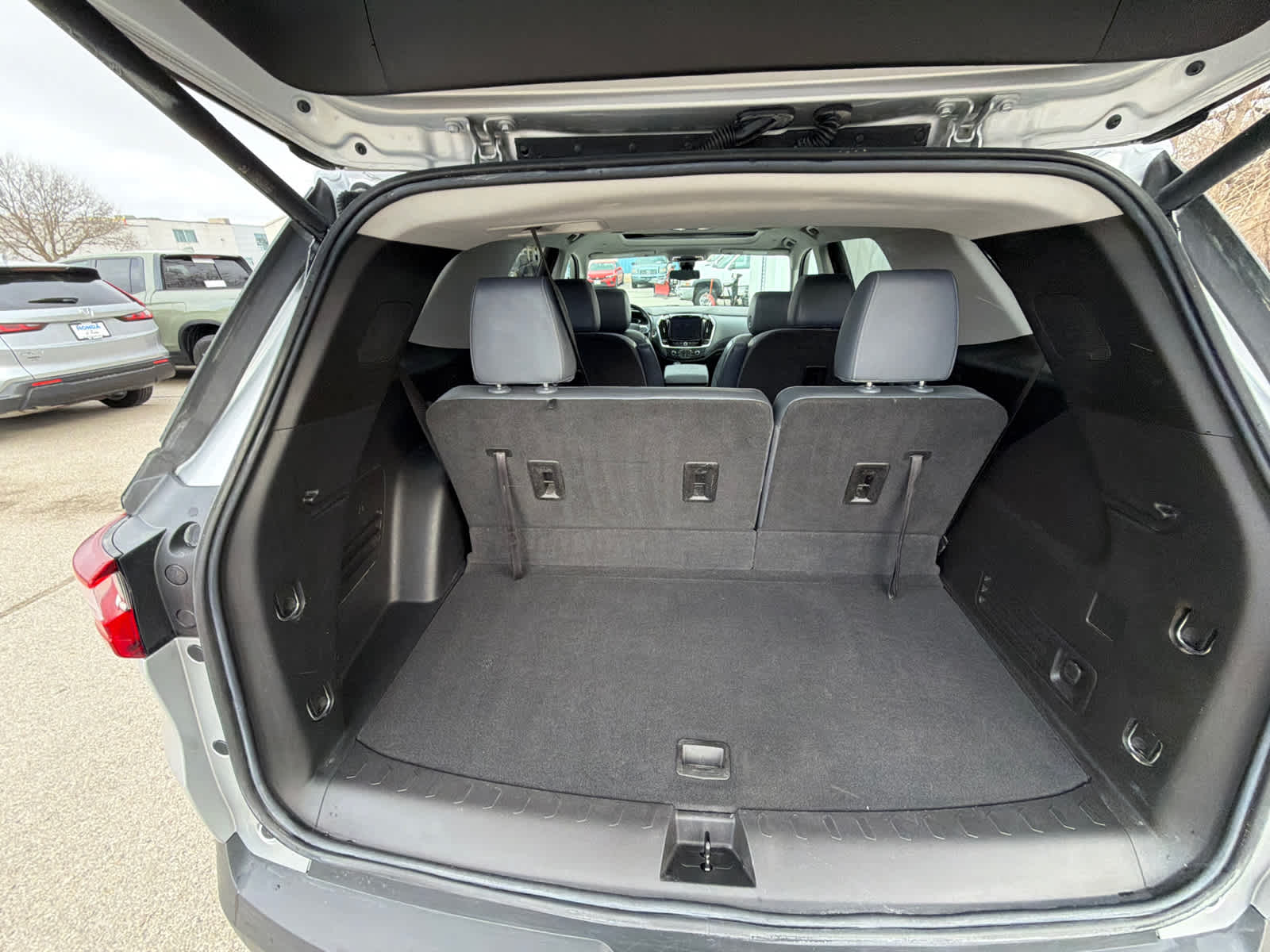 Thumbnail: 2021 Chevrolet Traverse - 14