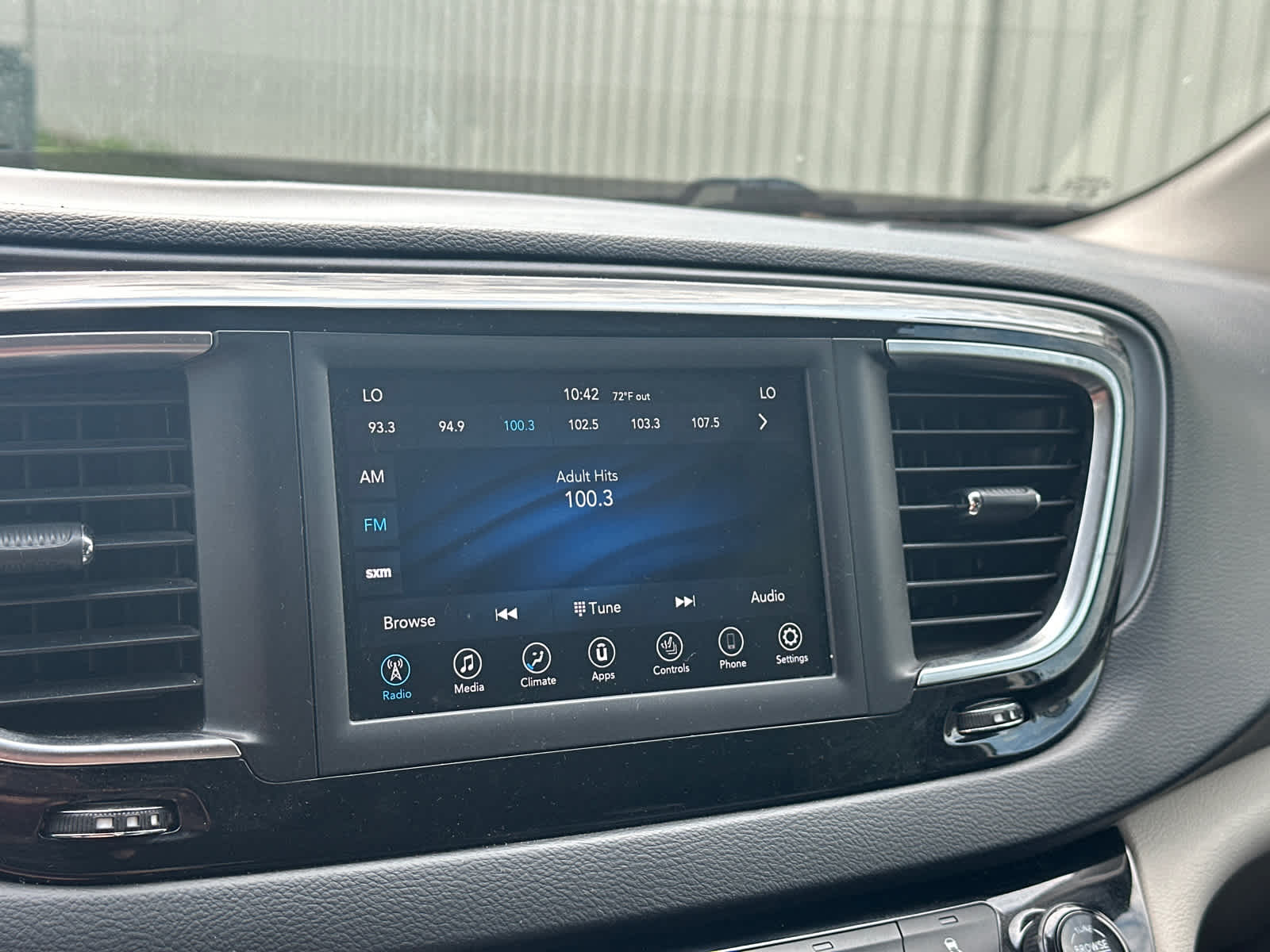 Thumbnail: 2020 Chrysler Pacifica - 15