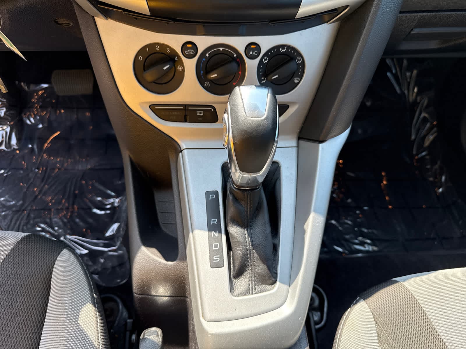 Thumbnail: 2012 Ford Focus - 22