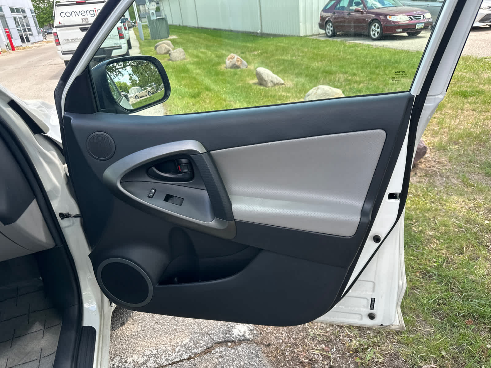Thumbnail: 2012 Toyota RAV4 - 8