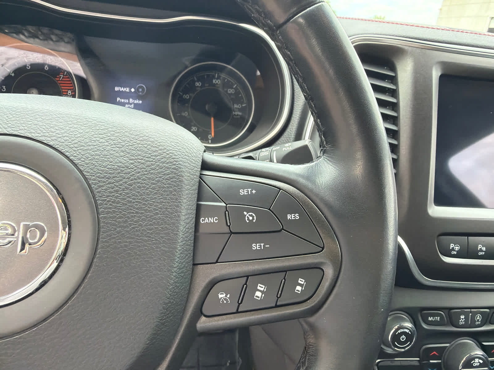 Thumbnail: 2021 Jeep Cherokee - 22