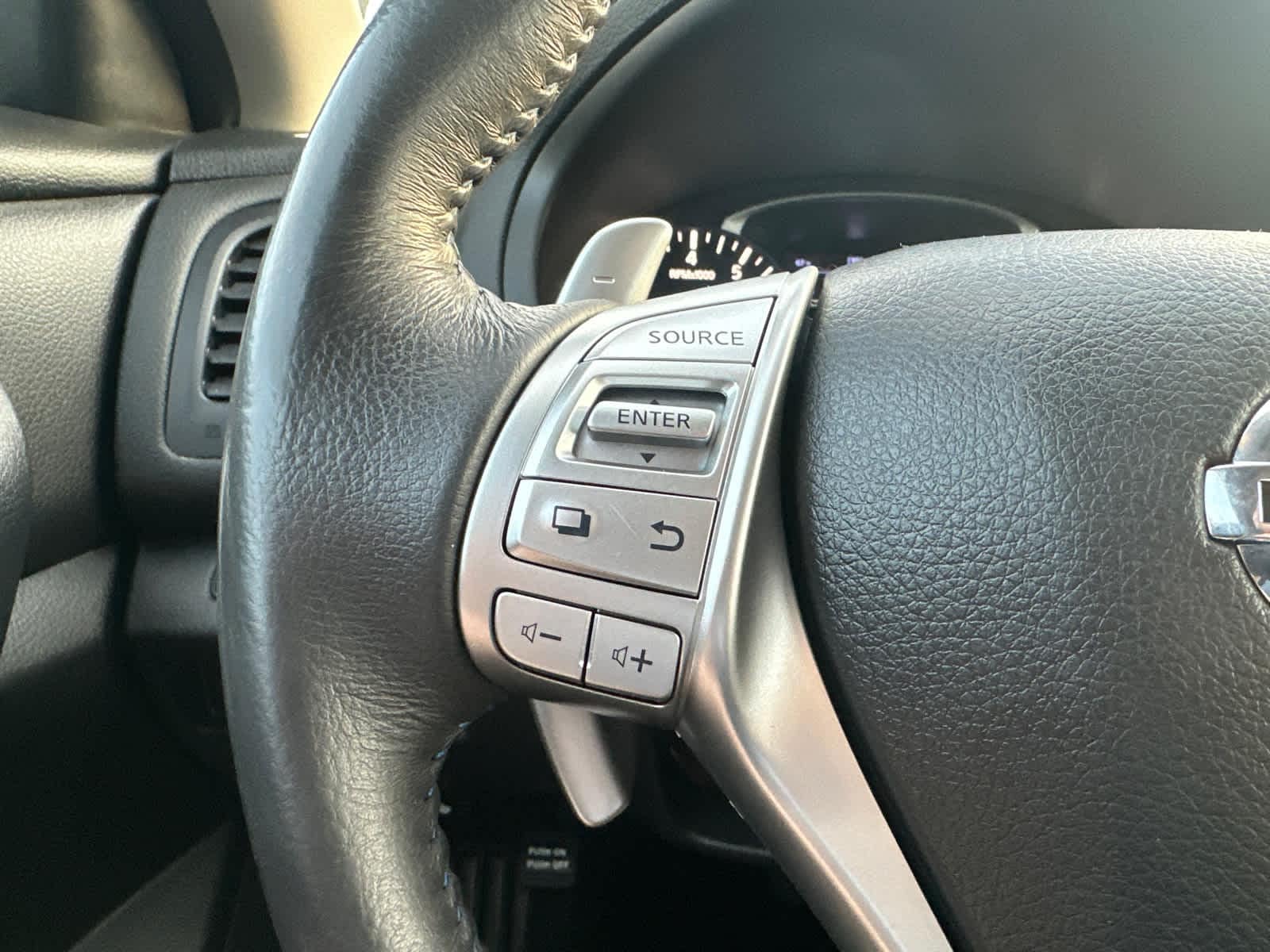 Thumbnail: 2017 Nissan Altima - 19