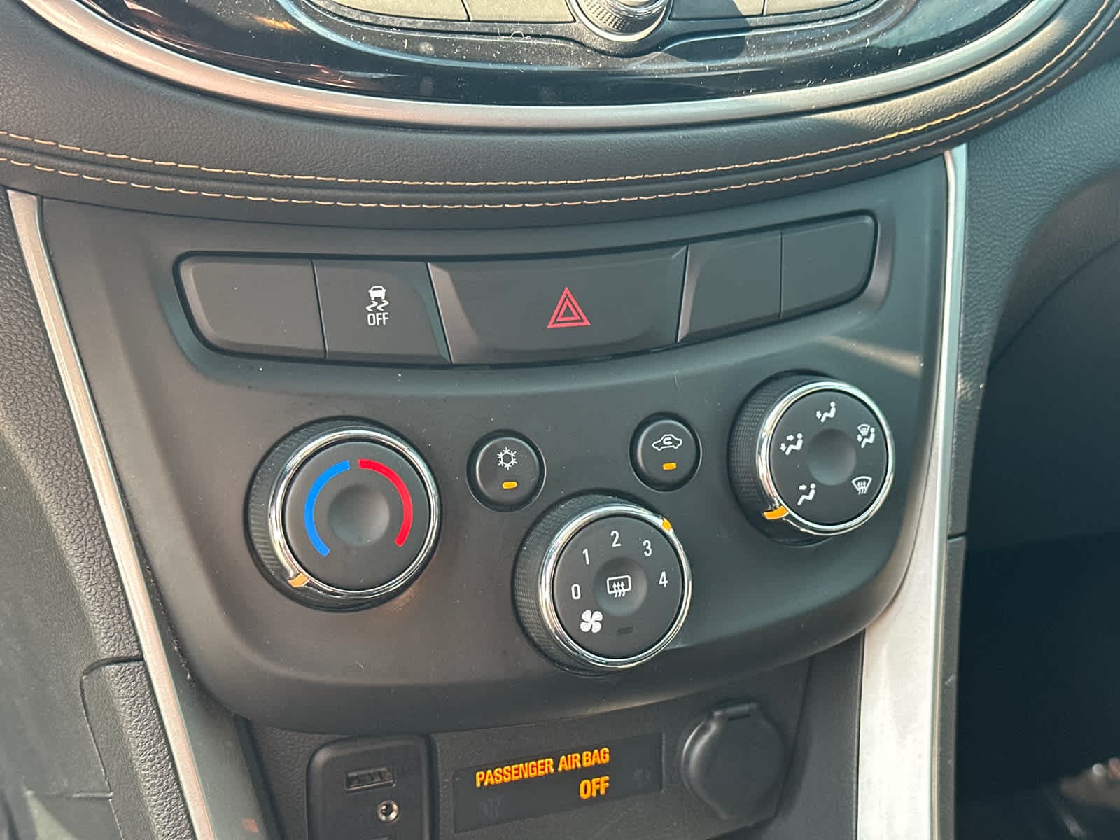 Thumbnail: 2021 Chevrolet Trax - 18