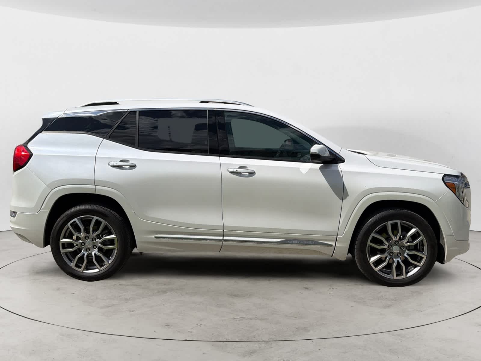 Thumbnail: 2022 GMC Terrain - 5