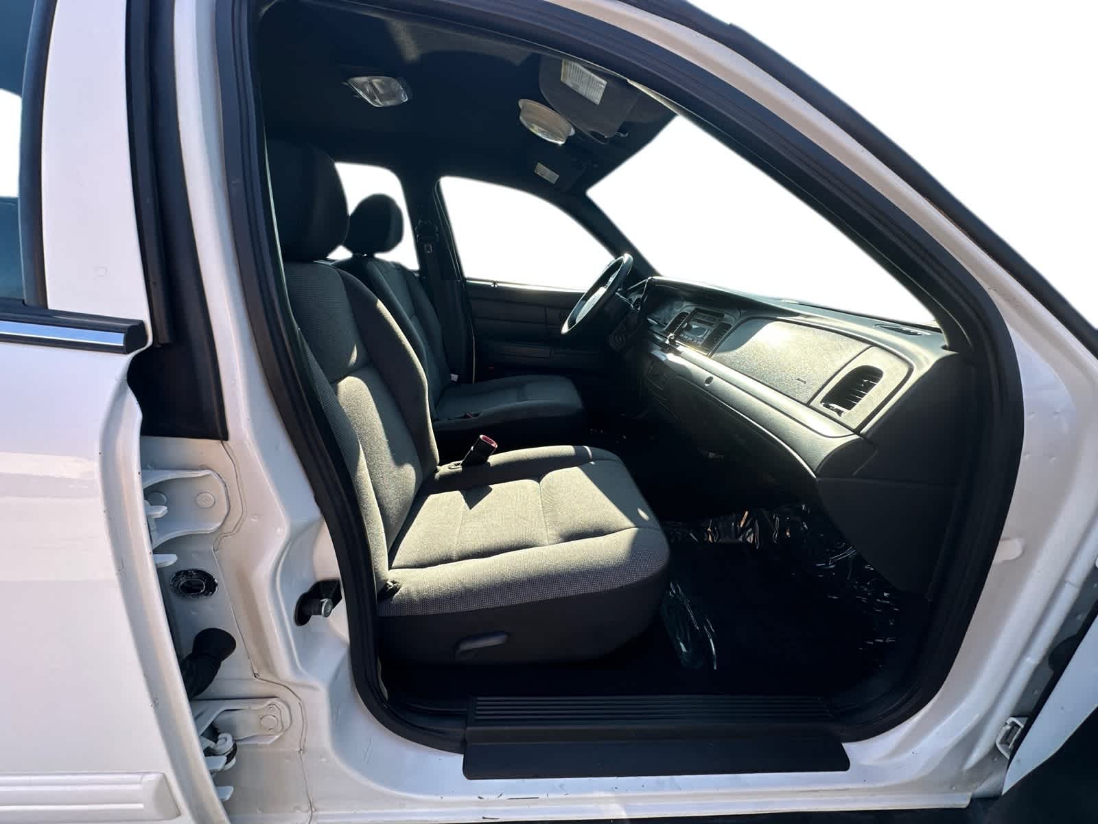 Thumbnail: 2011 Ford Crown Victoria - 6