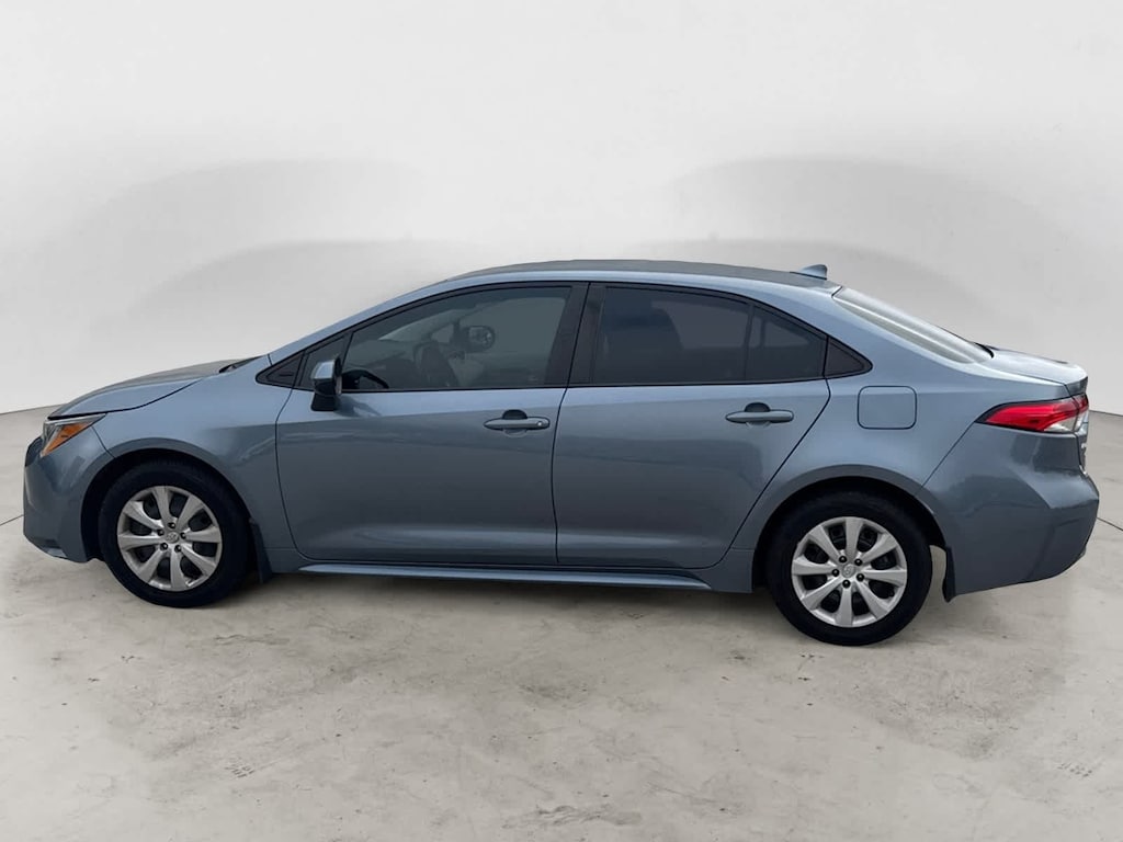 Used 2022 Toyota Corolla LE Sedan
