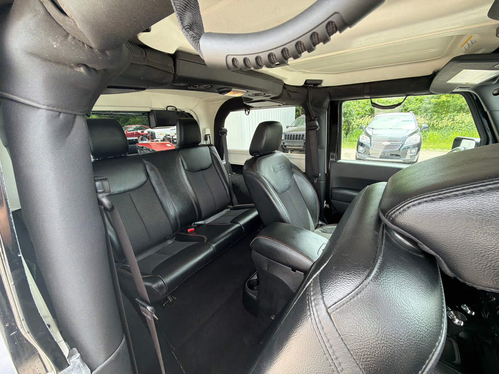 Thumbnail: 2016 Jeep Wrangler - 9