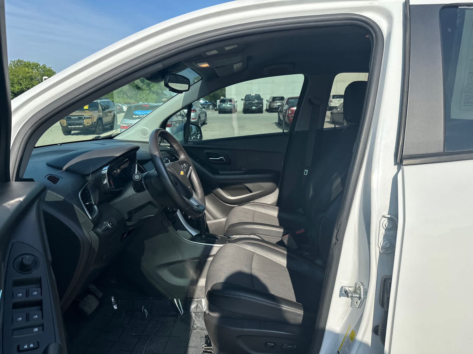 Thumbnail: 2021 Chevrolet Trax - 11