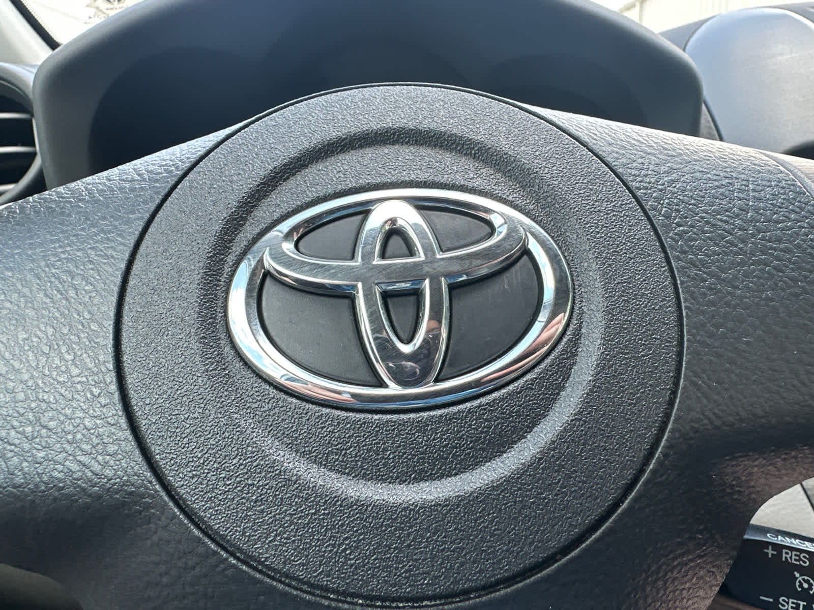 Thumbnail: 2012 Toyota RAV4 - 22