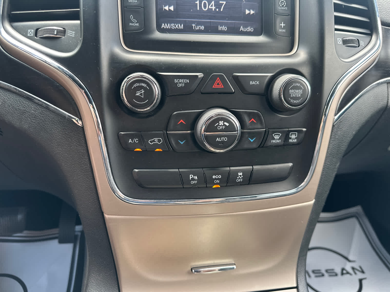 Thumbnail: 2014 Jeep Grand Cherokee - 23