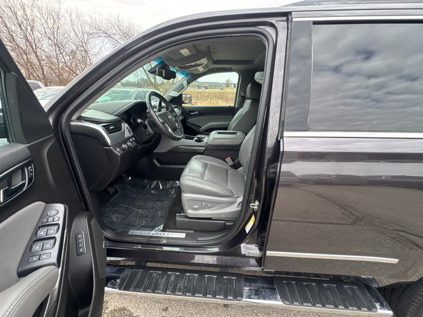 Thumbnail: 2017 Chevrolet Tahoe - 19