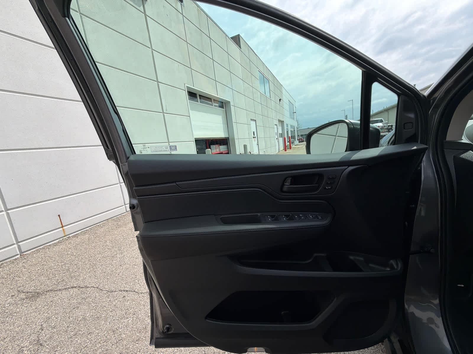 Thumbnail: 2026 Honda Odyssey - 17