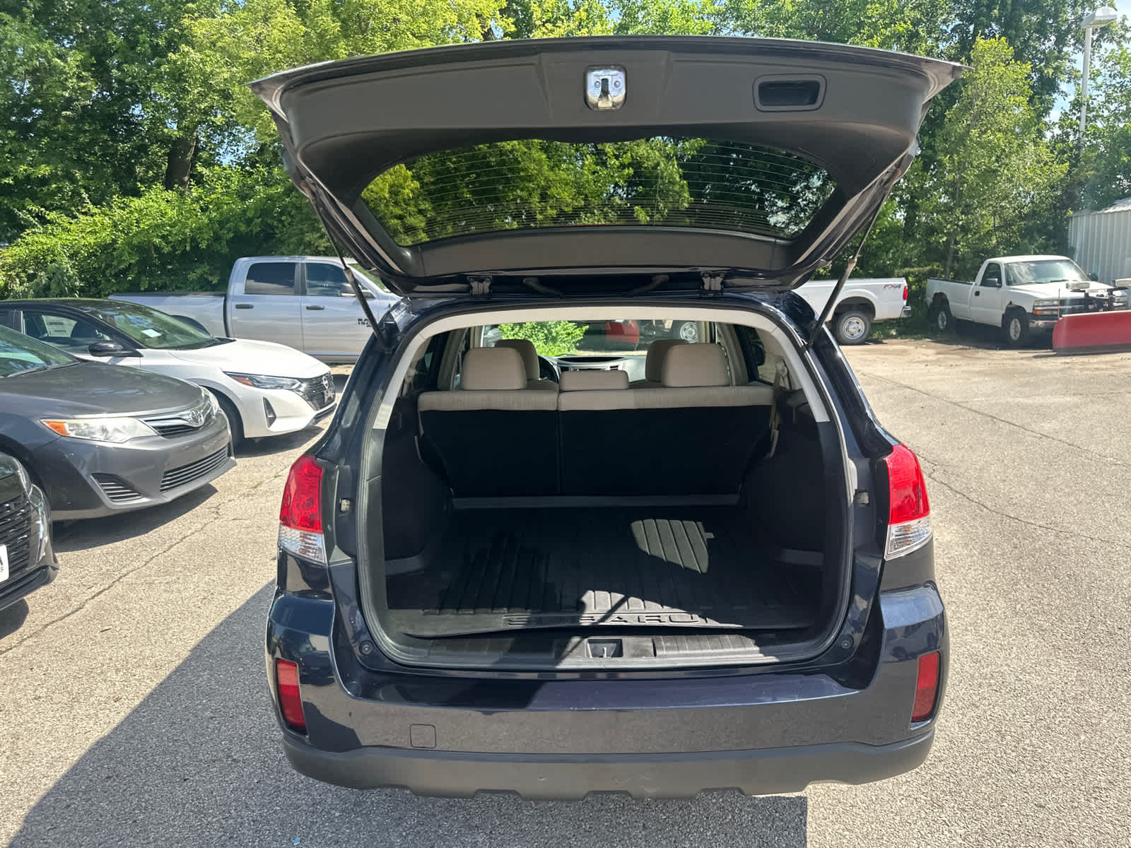 Thumbnail: 2013 Subaru Outback - 9