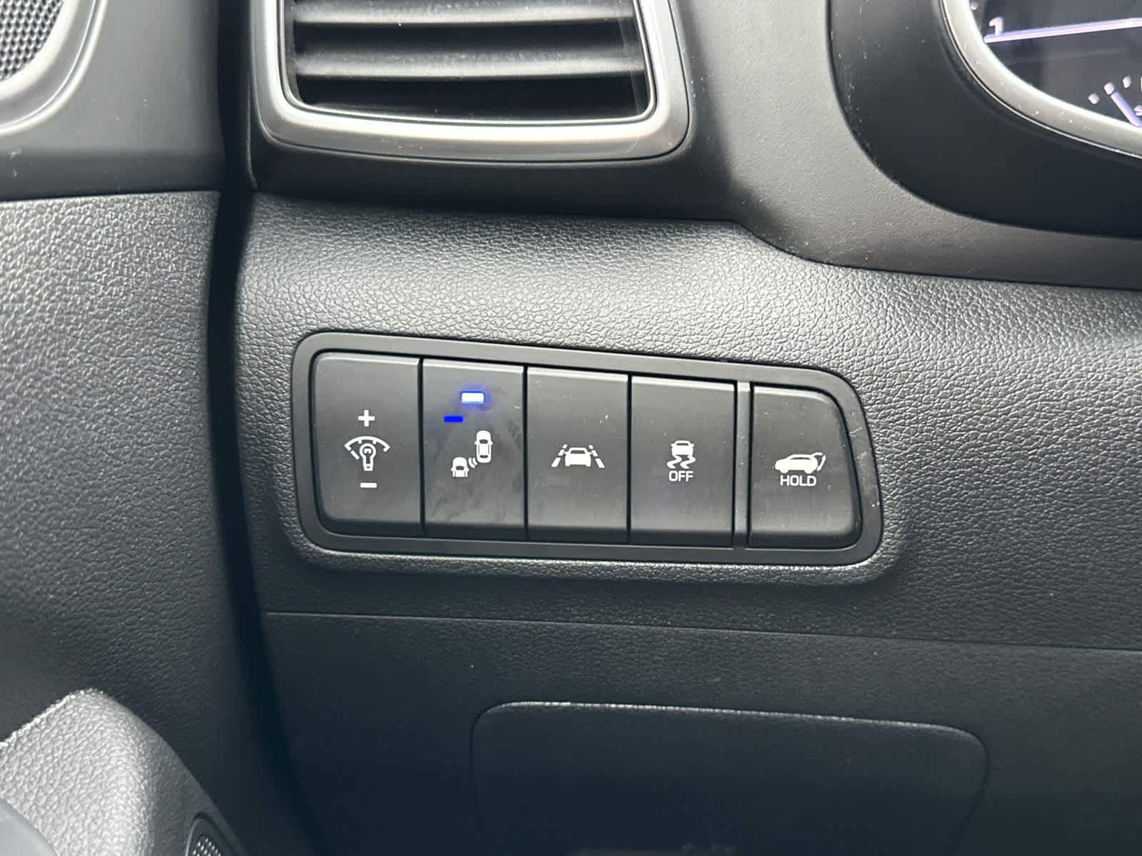 Thumbnail: 2020 Hyundai Tucson - 18