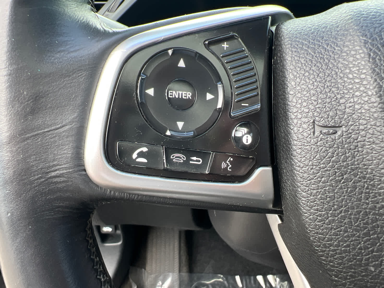 Thumbnail: 2016 Honda Civic - 17