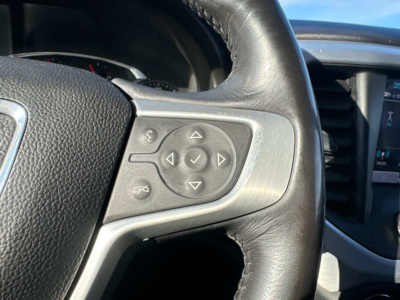 Thumbnail: 2018 GMC Acadia - 23