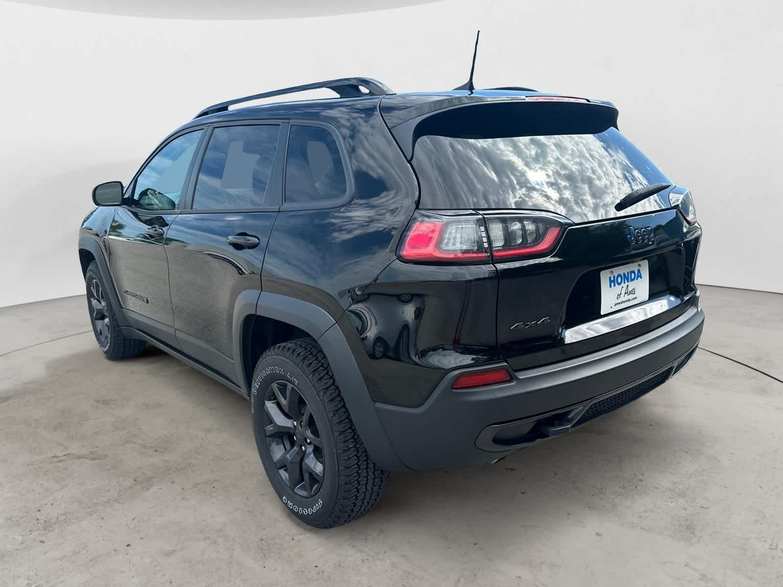 Thumbnail: 2020 Jeep Cherokee - 2