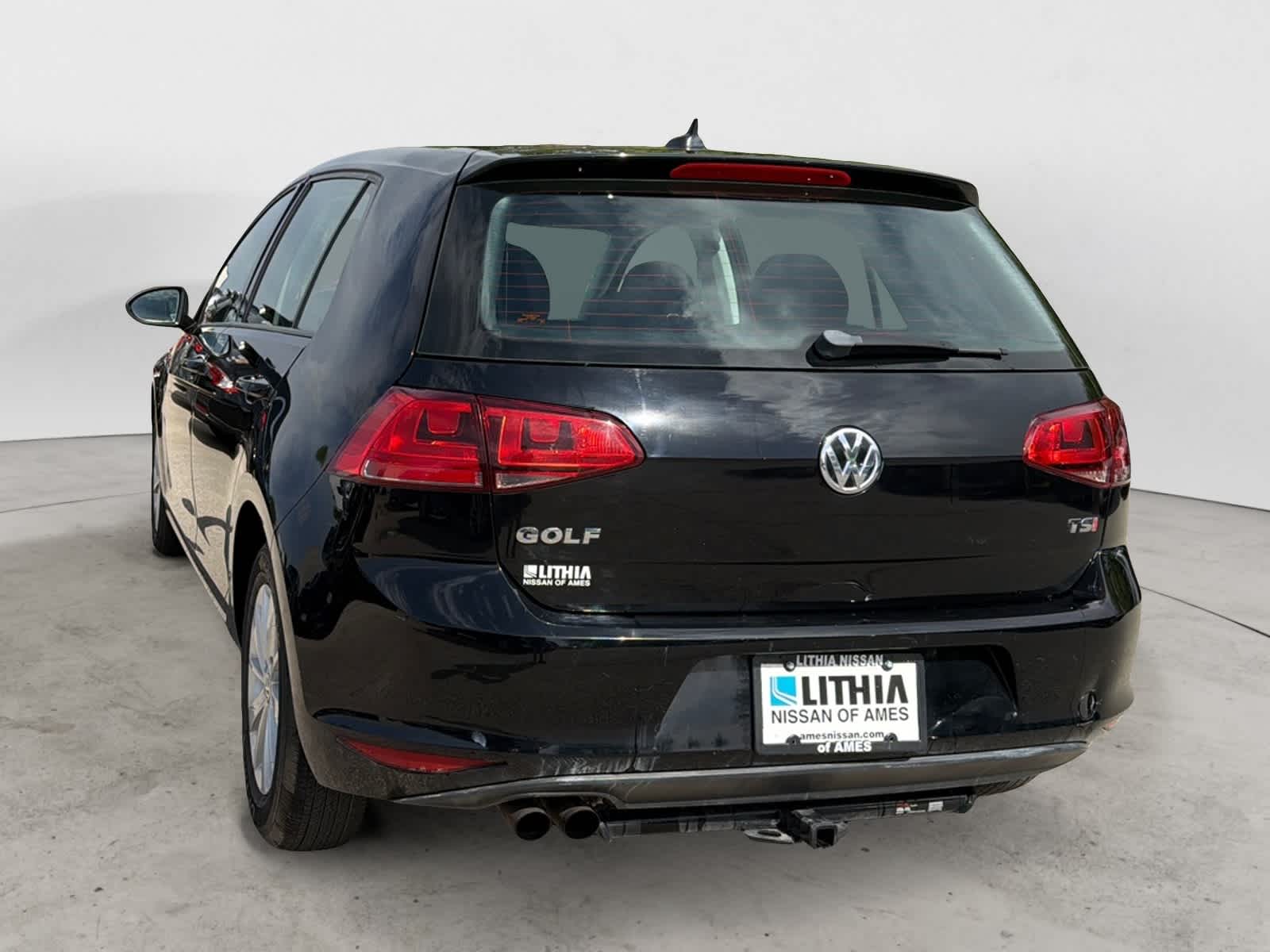 Thumbnail: 2016 Volkswagen Golf - 3